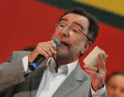 PT oficializa Patrus Ananias ao governo de MG e Marília Campos ao Senado