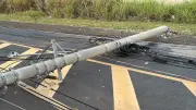 Queda de postes interdita Avenida Rio das Pedras em Piracicaba