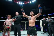 Rafael Mulisha estreia com vitória no PFL sobre Lewis McGrillen-Evans
