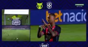 Árbitro expulsa dois do Vitória em três minutos contra o Palmeiras