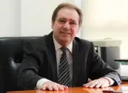 Receita reduz autuações mas mantém valor de R$ 221 bi
