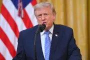 Redes de TV nos EUA omitem discurso de Trump e sofrem ataques