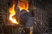 Reino Unido nacionaliza British Steel para preservar produção de aço