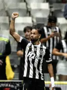 Renan Lodi assume camisa 6 e liderança no Atlético-MG