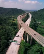 Rodovia dos Imigrantes completa 50 anos com história de engenharia e expansão