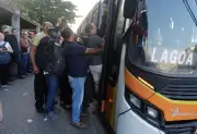 Rodoviários do RJ rejeitam 5% e mantêm greve; nova audiência quarta
