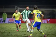 Rodrigo Sam brilha na melhor defesa da Série B e lidera passes do Juventude