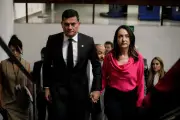 Rosângela Moro escolhe vestido elegante para posse