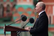 Rússia lembra que tem bomba e força capitulação ocidental