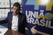 Rueda inicia campanha no Rio com promessas de segurança e educação