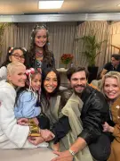 Sabrina Sato leva filha Zoe ao primeiro show na turnê de Xuxa