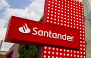 Santander abre 2 mil bolsas de R$ 3 mil para universitários em 2026
