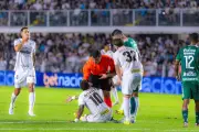 Santos empata com lanterna Chapecoense e frustra torcida na Vila Belmiro