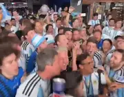 Schweinsteiger celebra classificação da Argentina à final da Copa