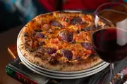 Segredos de pizzaiolos para molho de tomate perfeito no Dia da Pizza