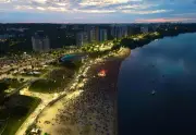 Segunda edição do Amanhecer Manaus reúne milhares na Ponta Negra