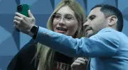 Senador Cleitinho se arrepende de pedir foto com Virginia Fonseca na CPI das Bets