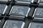 STMicro eleva meta de vendas para data centers de IA
