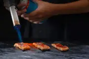 Sushiman dos famosos: conheça Marinho Raposo e seu sushi que conquistou Neymar
