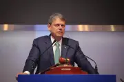 Tarcísio busca transferir favoritismo a candidatos da direita ao Senado