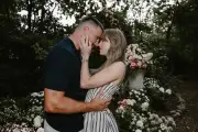 Taylor Swift e Travis Kelce gastam R$ 25 milhões em flores no casamento