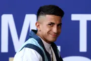 Thiago Almada sinaliza sim ao Flamengo; clube negocia com Atlético de Madrid