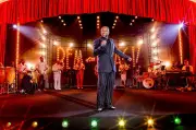 Thiaguinho leva turnê 'Bem Black' à Concha Acústica do TCA em Salvador
