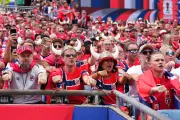 Torcida da Noruega inspira reflexão sobre decisões financeiras