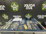 Trio é detido com drogas escondidas em forro de casa em Angra dos Reis