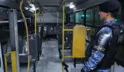 Três suspeitos presos após assalto a ônibus em Manaus; um é baleado