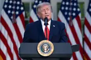 Trump admite alta do petróleo com possíveis medidas contra Irã
