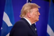 Trump anuncia tarifa zero para genéricos por 2 anos, depois 200%