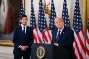 Trump diz que Warsh enfrenta Fed 'um pouco hostil' após dado fraco de emprego