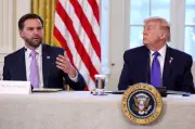 Trump diz ter ordens para ataque retaliatório ao Irã se for assassinado