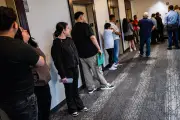 Trump impõe multas de até US$ 1,8 milhão a imigrantes nos EUA