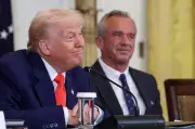 Trump suspende US$ 1 bilhão em pagamentos do Medicaid a Califórnia e Minnesota
