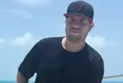 Turista mexicano morto atropelado por caminhão ao fugir de agentes do ICE na Flórida