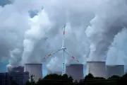 UE propõe flexibilizar regra de emissão de carbono após pressão industrial