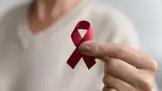 UNAIDS alerta: cortes e retrocessos ameaçam fim da AIDS até 2030