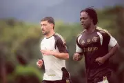Uruguaio Arrascaeta, Varela e De la Cruz treinam no Flamengo