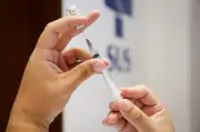 Vacinação contra LP8.1 ampliada para idosos, imunocomprometidos e deficientes no Rio