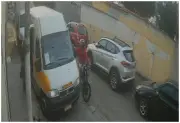 Van escolar é assaltada por motociclista na Zona Norte de SP