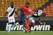 Vasco empata com Medellín e escancara problemas defensivos crônicos
