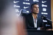 Vasco volta ao Brasileirão com estreia do técnico Pedro Emanuel contra o Vitória