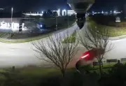 Vídeo: carro 'voa' e bate em poste na Escócia; motorista embriagado condenado