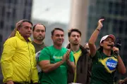 Veto a encontros com Bolsonaro dificulta campanha de Flávio, dizem aliados