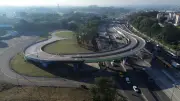 Viaduto exclusivo para ônibus no Trevo das Missões começa a operar no Rio