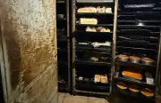 Vigilância interdita fábrica e padarias em JF; 828 kg descartados