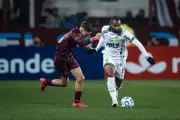 Vila Nova encaminha contratação do meia Everton Galdino