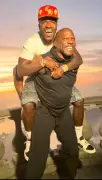 Vini Jr. e Terry Crews recriam meme de 'As Branquelas' no Cristo Redentor